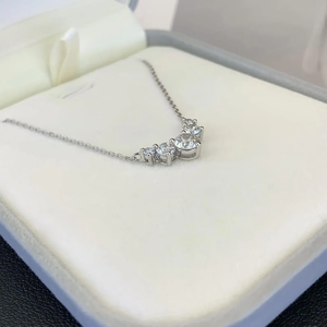 Collier pendentif personnalisé pour femme en diamant de laboratoire taille brillant EF VS 5 pierres certifié IGI, multi-longueurs, pour usage quotidien (0,85 ct) - Product Image 3