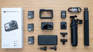 Compre con Confianza y Estilo: Nuevo Combo de Aventura DJI Osmo Action 5 Pro - Cámara de Acción Resistente al Agua, 1950 mAh, 47 GB de Almacenamiento, 100% - Product Image 2