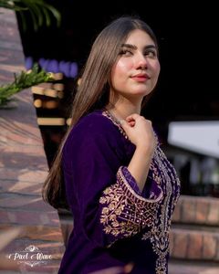 Beau fil brodé fantaisie lourd en velours et séquence de travail Kurta et Palazzo avec ensemble de costume Dupatta - Product Image 2