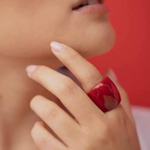 แหวนเรซิ่นอะคริลิกรูปทรงกลม แหวนทำมือ แหวนแห่งความรัก เครื่องประดับสำหรับงานปาร์ตี้ผู้หญิง ขายส่งราคาดีที่สุด - Product Image 1