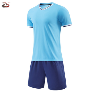 Conjunto de Uniforme de Entrenamiento Deportivo de Fútbol, Diseño de Alta Calidad, Poliéster 100%, Secado Rápido, Tamaños Personalizables, Hecho en Pakistán - Product Image 4