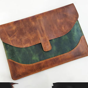 Housse pour ordinateur portable en cuir véritable de luxe, moderne, durable, portable, légère, personnalisable, fabriquée à la main pour les hommes d'affaires et les professionnels - Product Image 2