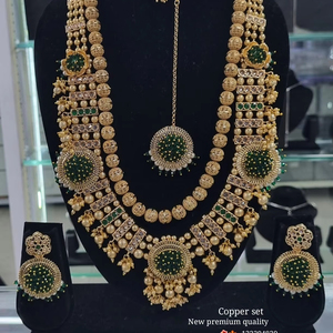 ENSEMBLE DE BIJOUX INDIENS TRADITIONNELS ET À LA MODE EN CUIVRE ENSEMBLE DE BIJOUX DE MARIAGE POUR FEMMES BOUCLES D'OREILLES ET COLLIER - Product Image 1