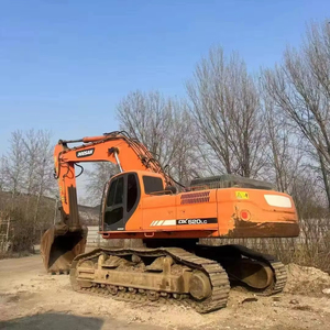 Excavadora Pesada DOOSAN DX520LC Usada, Fabricada en Corea del Sur, Motor Original de 52 Toneladas con Motor y Bomba - Product Image 1