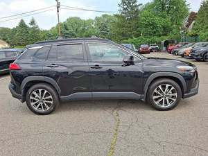 Toyota RAV4 Cross XLE AWD 2023 d'occasion en excellent état, sièges en cuir foncé, régulateur de vitesse adaptatif, prêt à rouler - Product Image 3