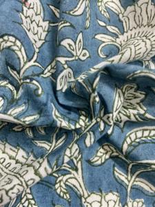 ผ้าฝ้ายพิมพ์ลายด้วยมือสีน้ำเงินคราม ลายดอกไม้ ลายเพสลีย์ ลายเถาวัลย์ ดีไซน์แบบดั้งเดิม - Product Image 2