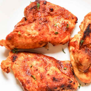 Vente en gros de hauts de cuisse de poulet surgelés, désossés, sans peau et quartiers pour les cuisses Fournisseur de volaille halal prêt pour l'exportation - Product Image 2