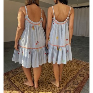 Vestidos Mini para Mujer Hechos para un Look Urbano Seguro de Sí Mismo, con un Corte Moderno y Ajuste Suave, con un Atractivo de Moda sin Esfuerzo, de la India - Product Image 3