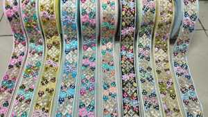 Fait sur mesure en grande largeur de bordure de séquence floral conçu dans des options multicolores pour les robes de mariée et pour la revente. - Product Image 4