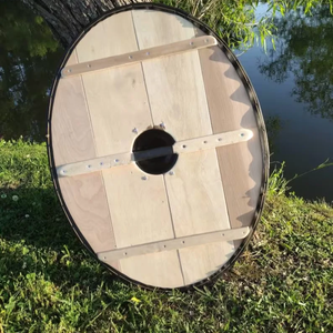 Escudo redondo de madera vikinga Armadura Cosplay Battle Ready Escudo de diseñador de madera de Calvin Handicraft - Product Image 3