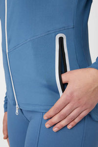 Chaqueta Acolchada Funcional y Elegante para Equitación, Material de Nailon con Cierre de Broches, Forro de Malla, Ajuste Ajustable para Usar en Capas - Product Image 5