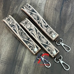 Llavero de Cuero Vacuno de Primera Calidad Hecho a Mano, Correa de Muñeca de Cuero Tallado a Mano para Mujer, Moderno Porta Llaves de Coche - Product Image 1