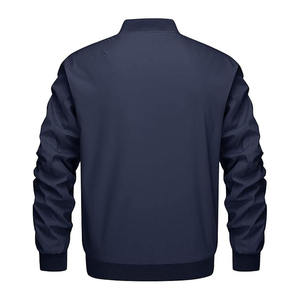 บริการขายส่ง OEM เสื้อแจ็คเก็ตบอมเบอร์ผู้ชายแบบเป็นทางการ ระบายอากาศได้ดี ผลิตจากโพลีเอสเตอร์/ผ้าฝ้าย  รับทำโลโก้ตามสั่ง มีฮู้ด คอปก กระดุม กระเป๋า เหมาะสำหรับฤดูหนาว - Product Image 2
