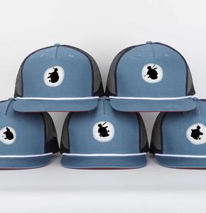 Couleurs personnalisées et logo disponible 5 panneaux casquette Snapback à bord plat maille de coton réglable casquette de camionneur de sport fabricants au Vietnam - Product Image 6