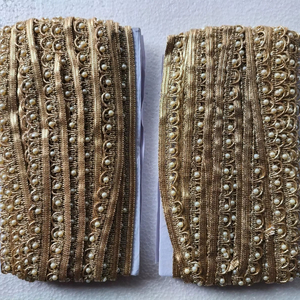 Adorno de encaje dorado con cuentas bordadas, patrón de rayas de lujo, prendas de encaje, diseño de borde elegante, bordado de cuentas doradas a la moda - Product Image 1