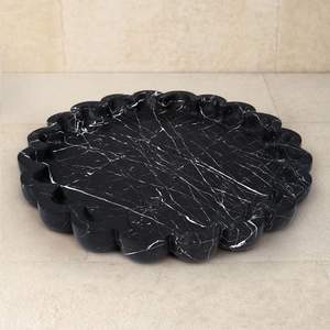 Plateau de service en forme de fleur en marbre noir Plateau décoratif pour la maison et la cuisine Design moderne élégant - Product Image 4