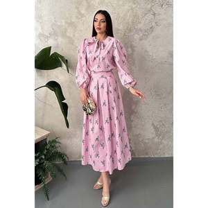 Conjunto de Blusa y Falda con Estampado Floral y Rayas Rosas - Rosa - Product Image 1