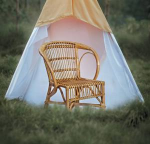 Silla de Exterior Alexis de Ratán Natural de Indonesia por Mulya Rattan - Product Image 2