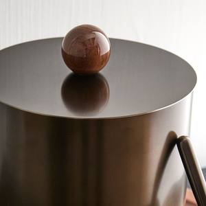 Seau à glace moderne en acier inoxydable avec couvercle, louche et bouton en bois, finition mate élégante pour la maison, les bars, les fêtes et les cadeaux - Product Image 2