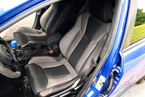 Subaru WRX 2022 d'occasion en excellent état, boîte manuelle 6 vitesses, modifications esthétiques et audio importantes - Product Image 5
