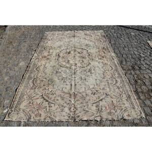 Alfombra turca vintage de 5,4x8,2 pies, lana beige hecha a mano con diseño de retazos, sala de estar forma rectangular para, estilo Tabriz - Product Image 1