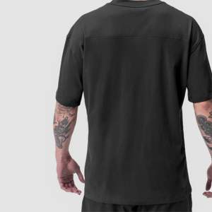 เสื้อยืดโอเวอร์ไซส์ของผู้ชายแบบพรีเมี่ยมทรงหลวมสำหรับสวมใส่สบายและมีสไตล์ - Product Image 6