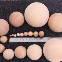 Boule peinte bricolage en bois naturel inachevé boules de bois de pin percées écologiques personnalisées pour la gravure de motifs de perles d'art populaire à la maison