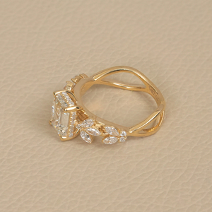 Bague de fiançailles en diamant de laboratoire multi-formes de 2,64 carats, or jaune massif 14 carats, coupe émeraude, bague statement - Product Image 2