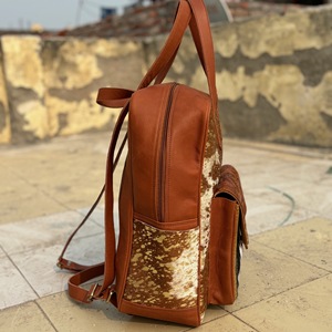 Sac à dos en cuir de vachette avec fourrure animale Pochette et fermeture à glissière Sac à dos confortable avec bandoulière - Product Image 6