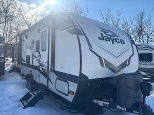 OFERTA: Caravana Jayco Jay Feather Micro 171BH usada del 2022, lista para la venta - Product Image 2
