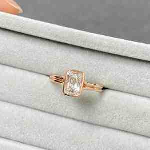 Anillo de compromiso de moissanita con corte de cojín de 2,95 CT, juego de bisel de plata 925 con banda de catedral doble en negrita, estilo antiguo certificado GIA - Product Image 1