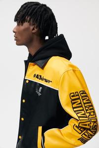 Veste en cuir pour homme avec logo 3D personnalisé brodé, veste de pilote originale en cuir, patch en chenille bicolore, veste en cuir d'hiver - Product Image 4