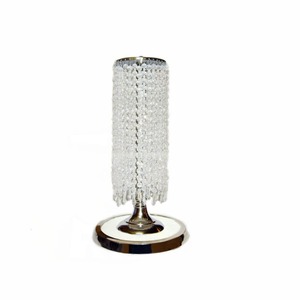 Bougeoir de table de noël fait à la main gouttes de cristal élégantes sur la contremarche de miroir pour la pièce maîtresse décorative d'événement de mariage - Product Image 1