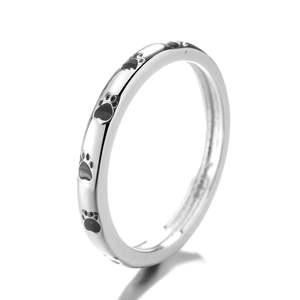 แอมี่และแอนเน็ตต์ คอลเลกชันเข็มกลัดและคลิปหนีบเนคไทลายอุ้งเท้าเงินแท้สุดหรู - Product Image 2