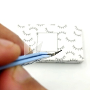 Pinzas de extensión de pestañas de acero inoxidable en ángulo de 90 grados de clase alta Azul cielo Logotipo personalizado Punta de volumen Pinzas de pestañas sostenibles - Product Image 6