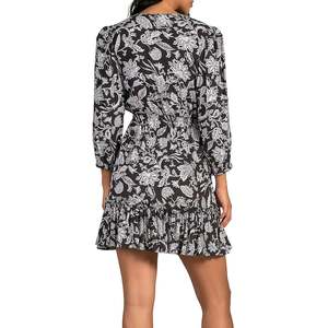 Miniabito Elan con stampa floreale e cut-out, nero, in chiffon a trapezio con vita naturale - Product Image 2