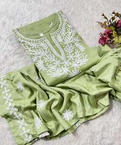 FANCY RAYON ALGODÓN CHIKANKARI TRABAJO KURTI PALAZZO SET FESTIVE WEAR PRECIO AL POR MAYOR ROPA ÉTNICA PISTA COLOR KURTA SET - Product Image 1