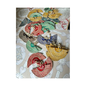 Éventail à main en paille écologique fait à la main en bambou feuille de palmier éventail tissé fournisseur en gros décoration artisanale internationale - Product Image 4