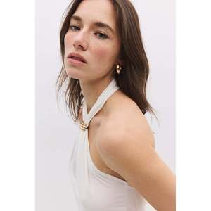 Blusa con hombros descubiertos - Product Image 4