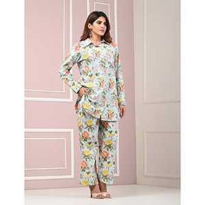 Conjunto de Dos Piezas de Algodón Estampado Azul Pastel para Mujer, Talla XS/XSs, Atuendo de Verano, Top y Pantalones Cortos con Decoración de Botones - Product Image 4