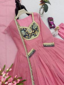 Ensemble de costume Anarkali brodé de luxe Unity avec dupatta, tissu en mélange de soie douce, pour les fêtes et les occasions spéciales - Product Image 6