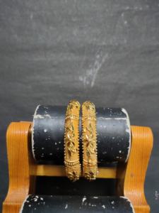 Fournisseurs en vrac Bracelets avec des bracelets à la mode de forme ronde plaqués or 22CT à vendre par les exportateurs indiens - Product Image 3