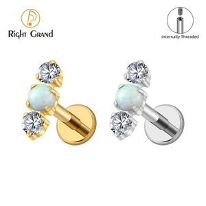 Anting-anting titanium ASTM F136 ukuran 16G dengan ulir dalam, tiga manik-manik CZ Opal, untuk helix, conch, tulang rawan, tragus, dengan bagian belakang datar. - Product Image 1