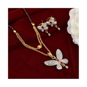 Mangalsutra de Boda India con Diseño de Mariposa y Diseño Titli - Product Image 1