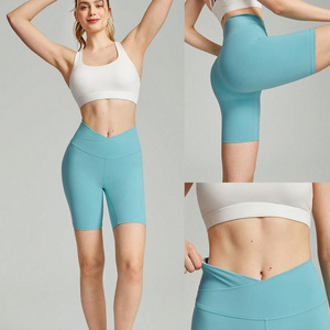 Short de yoga respirant pour femmes avec options de logo personnalisé Vêtements d'équipe à motif solide pour le fitness Commandes en gros de conception OEM - Product Image 6