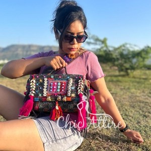 Nouvel arrivage de sacs en coton pour femmes Rajasthani véritable fait à la main Tribal Multi couleur Boho Hippie daim cuir frange gland Banjara - Product Image 1