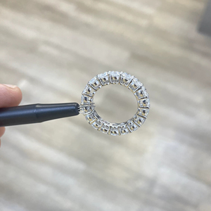 Anillo de Eternidad de Plata 925 con Diamantes para Mujer, Engaste Completo de Piedras, Diseño Elegante de Joyería Fina - Product Image 1