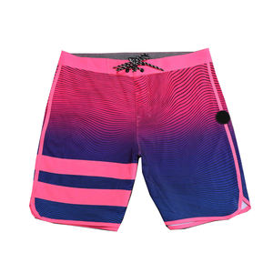 Meilleures ventes Short de plage élastique dans les quatre sens pour hommes Short de sport d'été personnalisé Short de bain taille moyenne Style décontracté Non tissé imperméable - Product Image 3