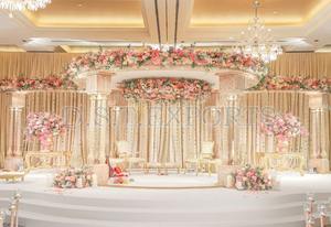 Mandaps de Madera para Bodas en Interiores Estilo Palacio Maharaja, Nuevo Diseño de Corona, Conjunto de Mandaps de Madera con Tema Rústico Real, Canadá - Product Image 3