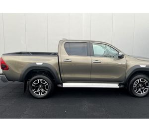 NEATLYUSED 2023 Hilux d'occasion GCC AWD R20 - Product Image 6